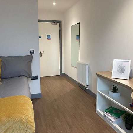 Apartament For Students Only At Great Patrick Street Belfast Zewnętrze zdjęcie